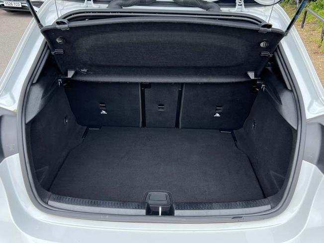 MERCEDES-BENZ A Class Photo 9