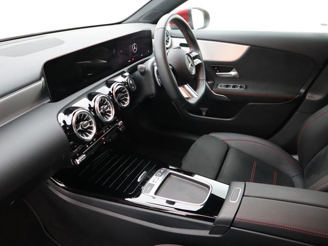 MERCEDES-BENZ A Class Photo 17