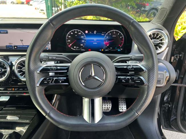 MERCEDES-BENZ A Class Photo 22