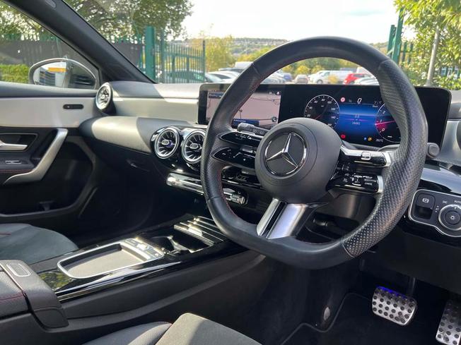 MERCEDES-BENZ A Class Photo 23