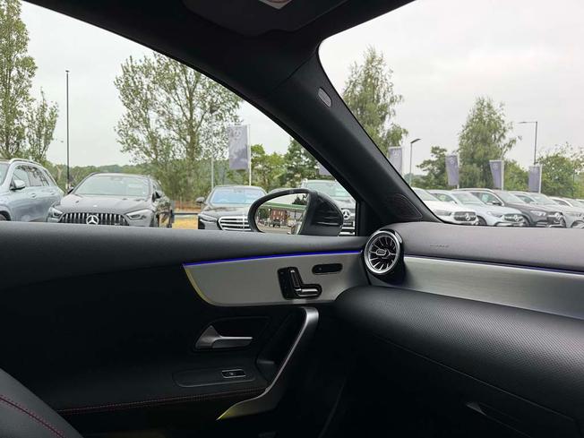 MERCEDES-BENZ A Class Photo 38