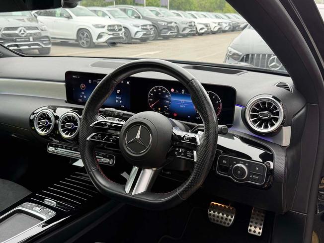 MERCEDES-BENZ A Class Photo 40