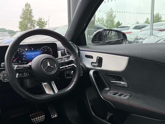 MERCEDES-BENZ A Class Photo 42