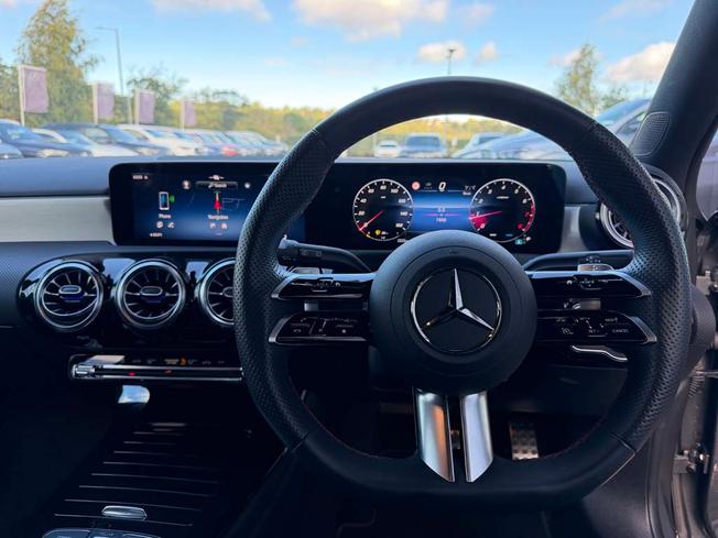 MERCEDES-BENZ A Class Photo 37