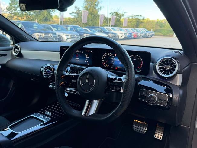 MERCEDES-BENZ A Class Photo 38