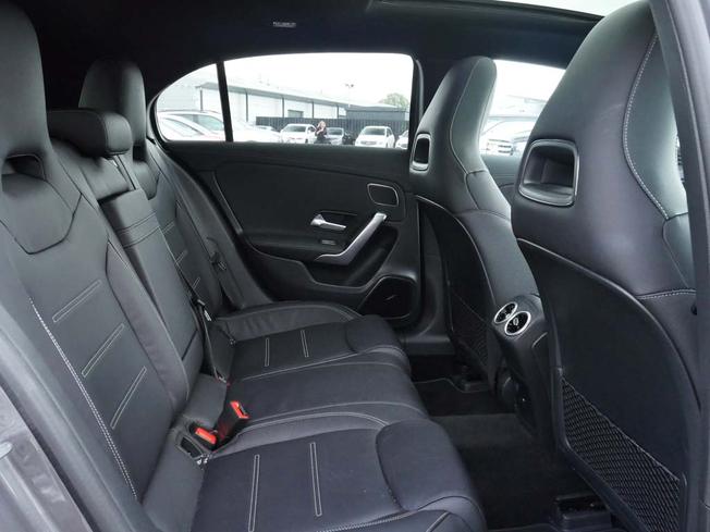 MERCEDES-BENZ A Class Photo 35
