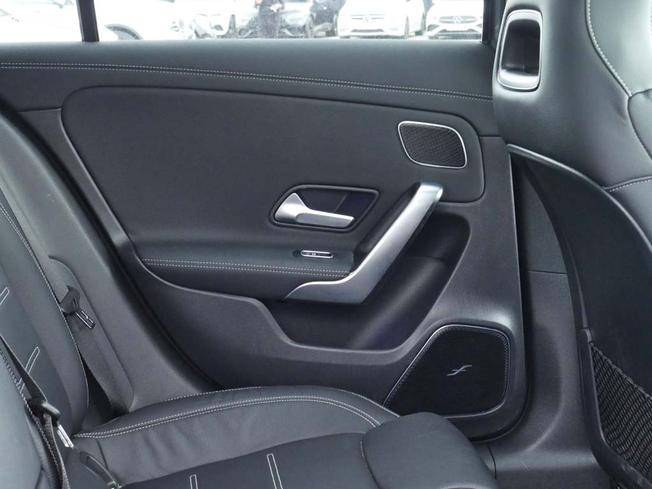 MERCEDES-BENZ A Class Photo 36