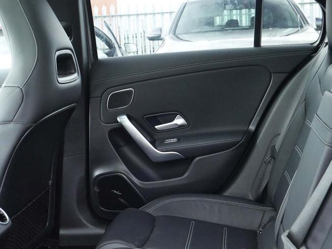 MERCEDES-BENZ A Class Photo 40