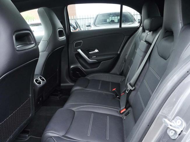 MERCEDES-BENZ A Class Photo 8