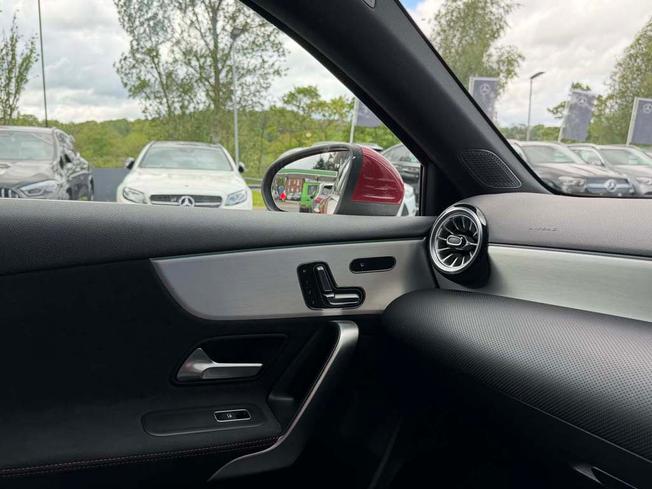 MERCEDES-BENZ A Class Photo 32