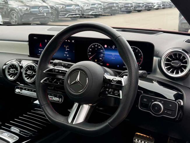 MERCEDES-BENZ A Class Photo 40