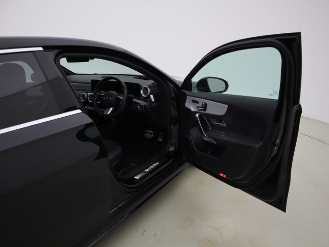 MERCEDES-BENZ A Class Photo 14