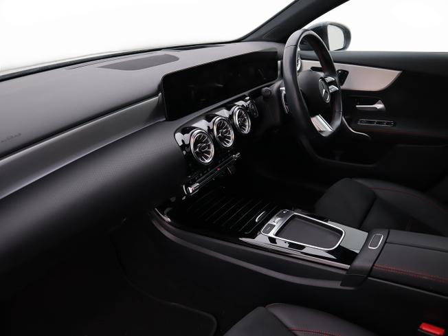 MERCEDES-BENZ A Class Photo 17