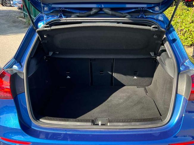 MERCEDES-BENZ A Class Photo 9