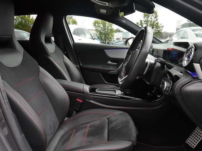 Mercedes-Benz A Class Photo 31
