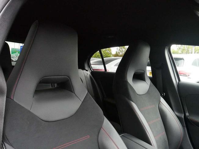 Mercedes-Benz A Class Photo 32