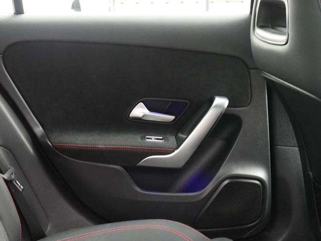 Mercedes-Benz A Class Photo 36