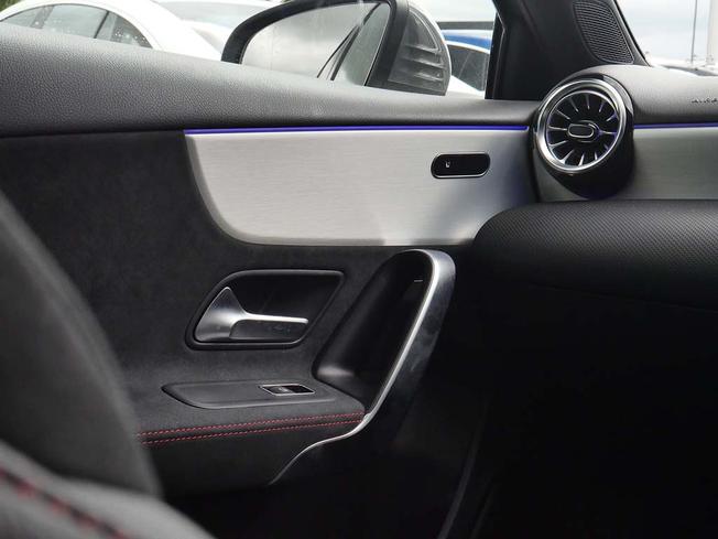 Mercedes-Benz A Class Photo 41