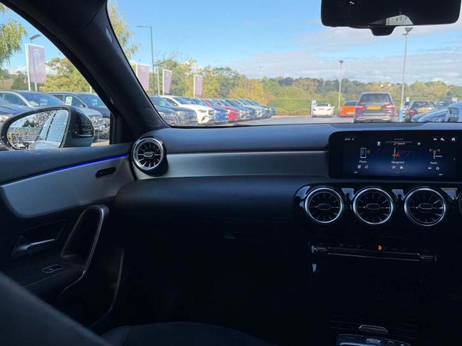 MERCEDES-BENZ A Class Photo 41