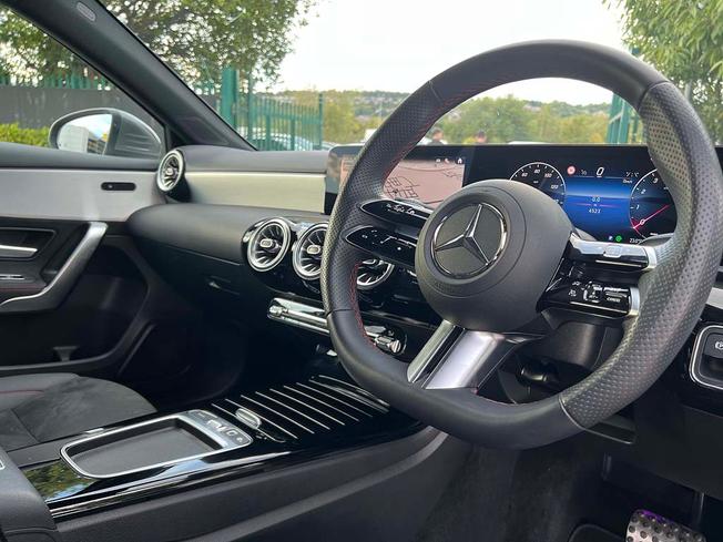 MERCEDES-BENZ A Class Photo 20