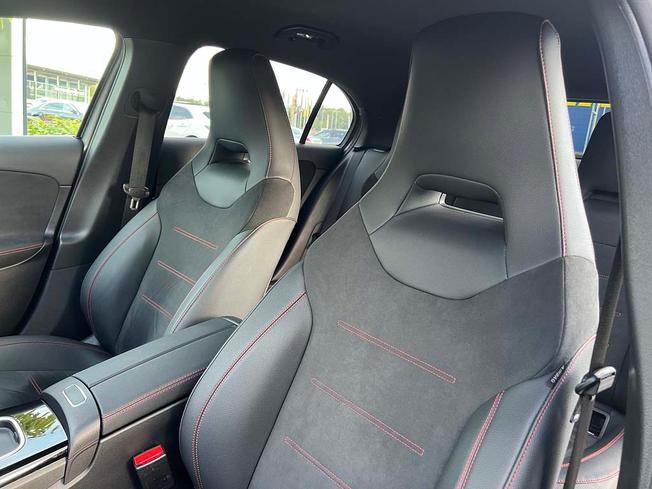 MERCEDES-BENZ A Class Photo 39