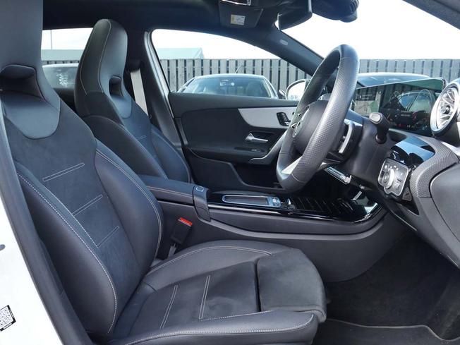 MERCEDES-BENZ A Class Photo 35