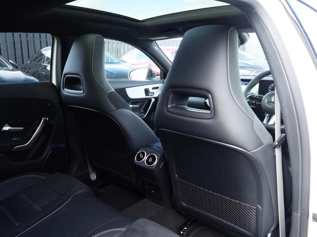 MERCEDES-BENZ A Class Photo 40