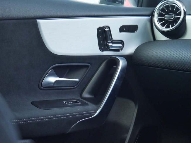 MERCEDES-BENZ A Class Photo 45