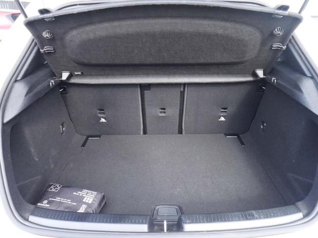 MERCEDES-BENZ A Class Photo 9