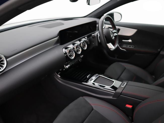 MERCEDES-BENZ A Class Photo 17