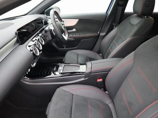 MERCEDES-BENZ A Class Photo 18