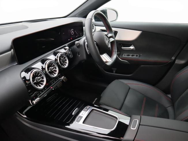 MERCEDES-BENZ A Class Photo 3