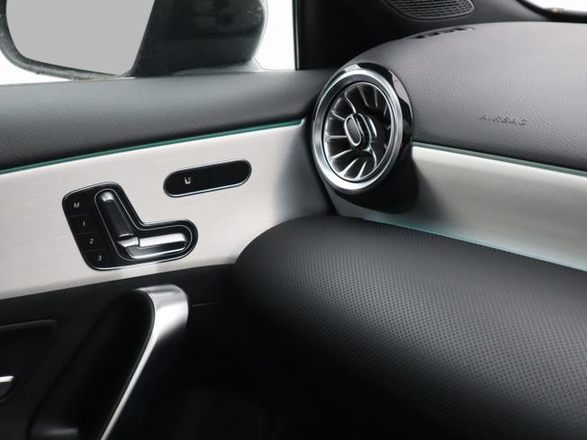 MERCEDES-BENZ A Class Photo 37