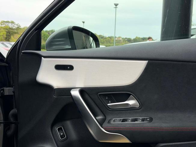 MERCEDES-BENZ A Class Photo 20