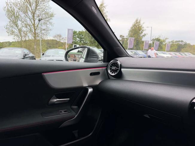 MERCEDES-BENZ A Class Photo 31
