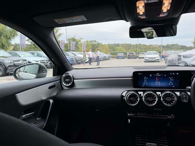 MERCEDES-BENZ A Class Photo 41
