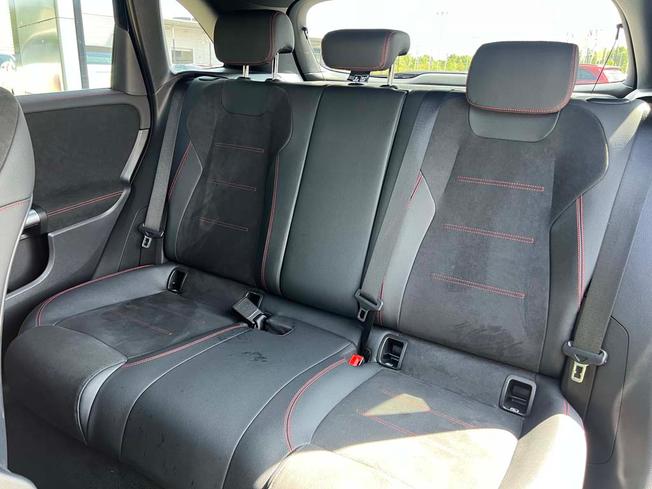 MERCEDES-BENZ B Class Photo 8
