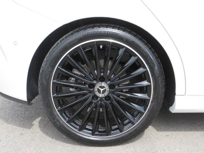MERCEDES-BENZ B Class Photo 12