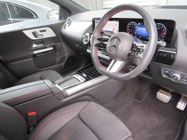 MERCEDES-BENZ B Class Photo 15