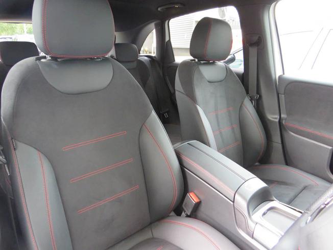MERCEDES-BENZ B Class Photo 17