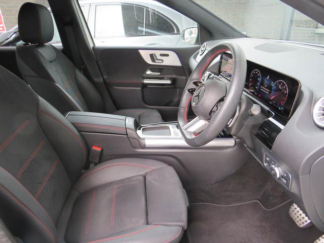 MERCEDES-BENZ B Class Photo 25