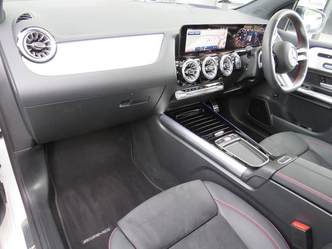 MERCEDES-BENZ B Class Photo 3