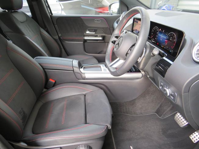 MERCEDES-BENZ B Class Photo 26
