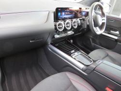 MERCEDES-BENZ B Class Photo 3