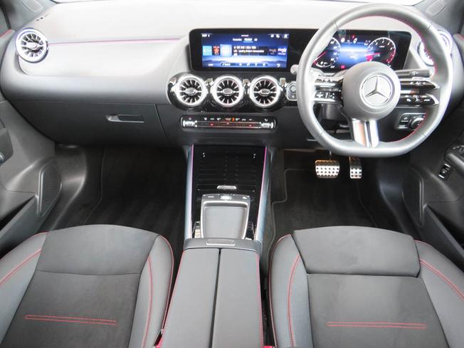 MERCEDES-BENZ B Class Photo 5