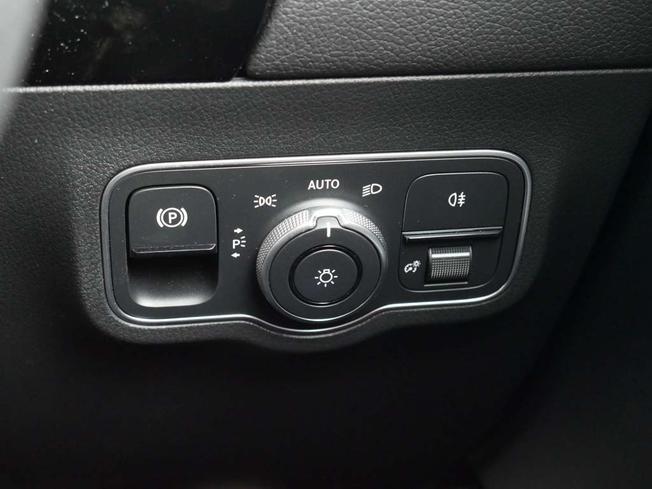 MERCEDES-BENZ B Class Photo 14