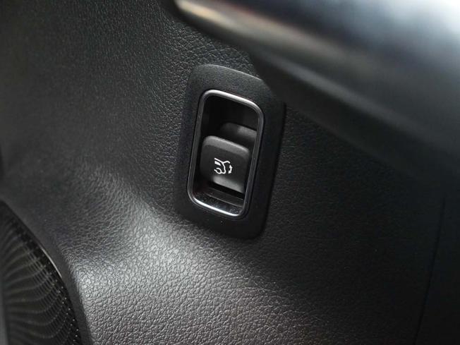 MERCEDES-BENZ B Class Photo 16