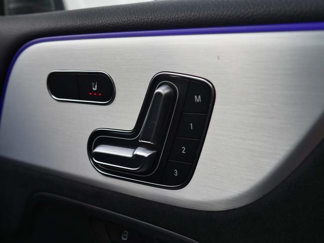 MERCEDES-BENZ B Class Photo 18