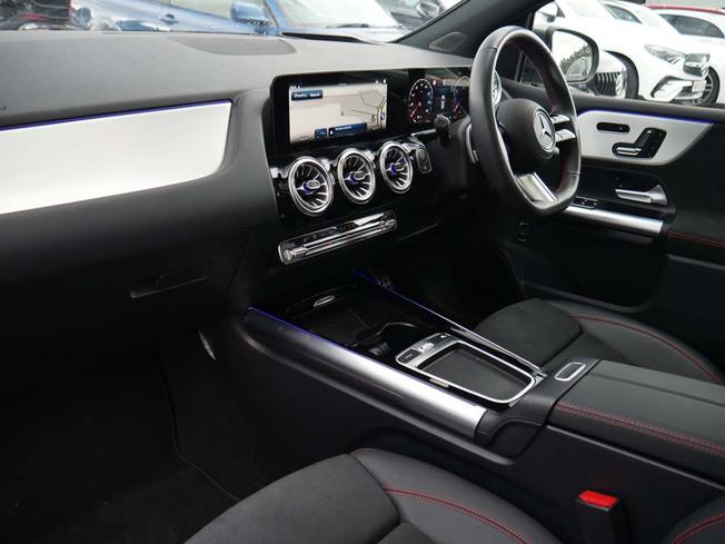 MERCEDES-BENZ B Class Photo 3