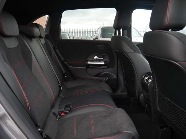 MERCEDES-BENZ B Class Photo 37